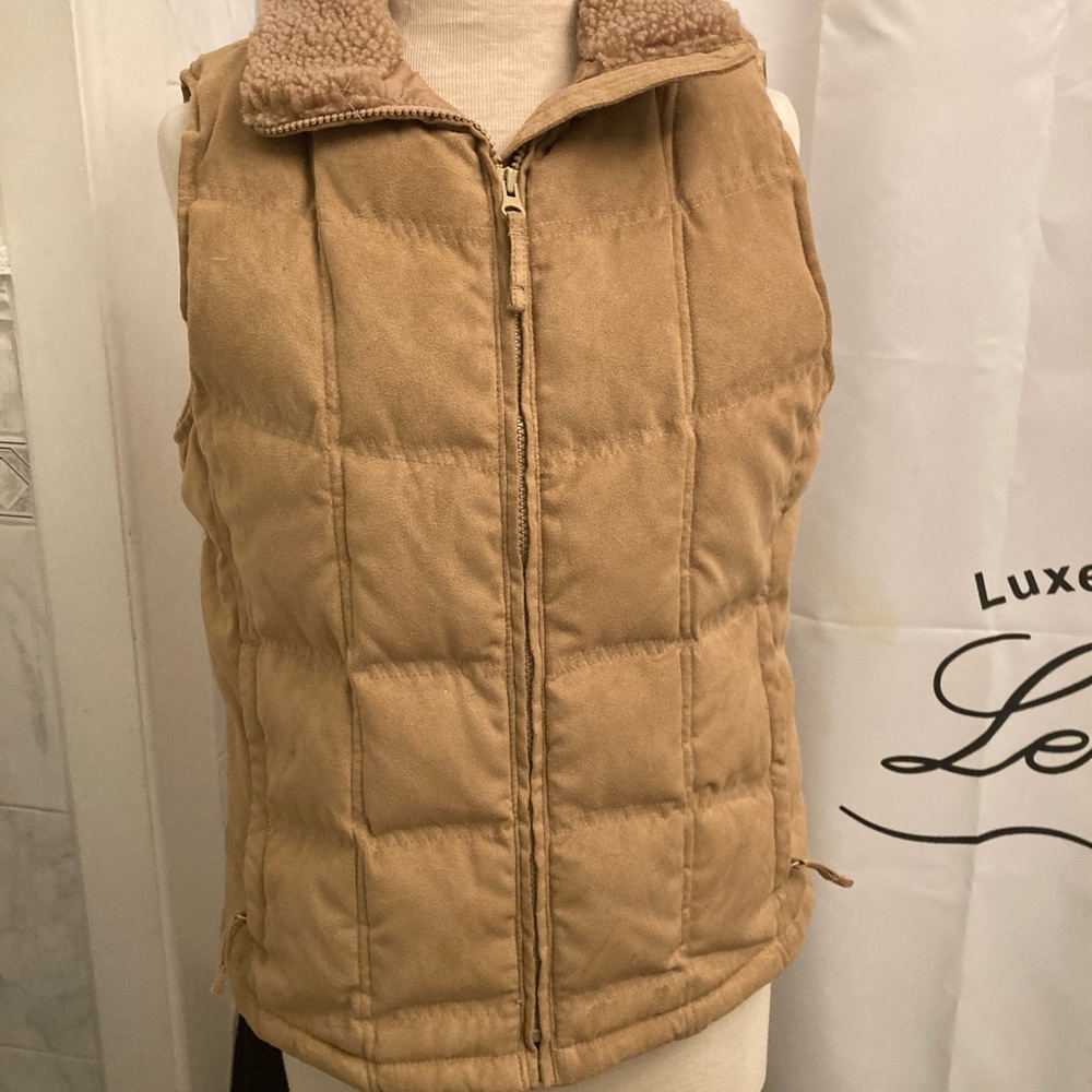 L.L. Bean women’s quilted puffer vest 80% minimum goose down beige size Med Reg